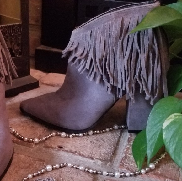 👢 Kenneth Cole Pull Ashore gray 7 bootie fringe - Picture 4 of 4